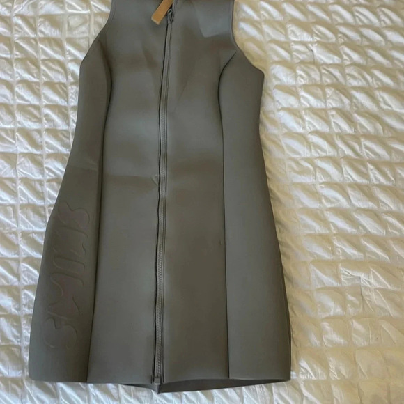 Skims gray rubberized scuba swim front zip mock neck dress - Picture 3 of 11